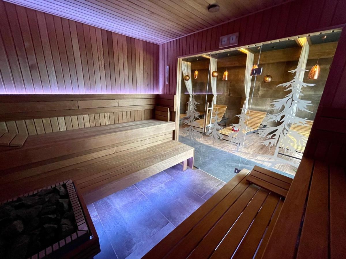 Hotel Strachan Family Jasna デマノブスカ・ドリーナ エクステリア 写真