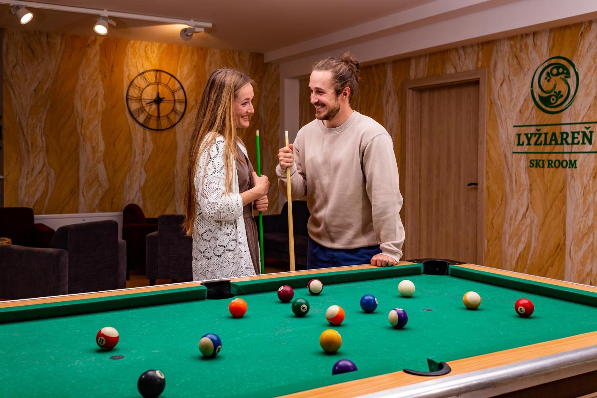 Hotel Strachan Family Jasna デマノブスカ・ドリーナ エクステリア 写真